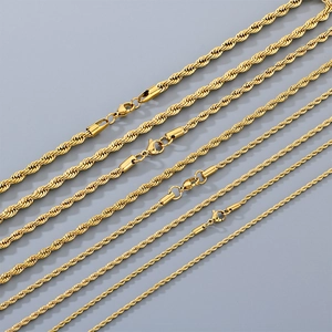 Vue détaillée de différentes tailles de chaînes torsadées dorées pour colliers et bracelets