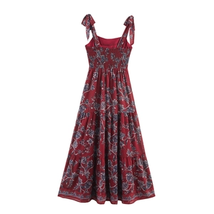 Robe longue bohème en mousseline rouge foncé à fleurs avec bretelles nouées