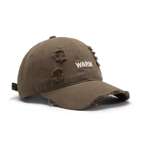 Casquette baseball vintage marron foncé en coton délavé avec broderie et trous usés