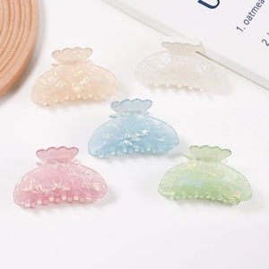 Grande Pince À Cheveux PVC Irisée Bord Ondulé Pince Crabe Douce Couleur Macaron Accessoire Élégant Pour Femmes