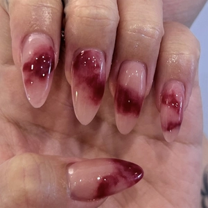 Ongles à Presser Amande pour Femmes Base Rose Nude Avec Dégradé Marbre Rouge Finition Brillante Faux Ongles Manucure