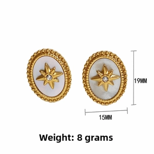 Detailansicht der Vintage-Ohrstecker mit Perlmutt, Sternmotiv und Maßen 19x15mm
