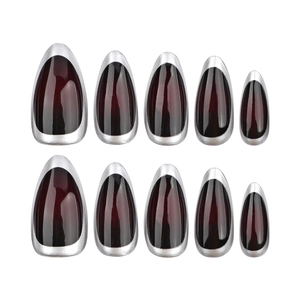 Unghie finte a mandorla bordeaux con eleganti punte francesi argentate, set da 10 pezzi