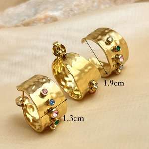 Hammered 18K gold-plated earrings with colorful zircon gems in 1.3cm and 1.9cm sizes