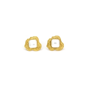 Elegant gold plated stainless steel flower earrings with white pearl-like square inlays