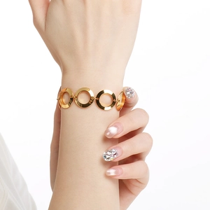 Elegant 18K gold plated stainless steel interlocking circle link bracelet for women