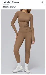 Ensemble de yoga marron moka moulant à manches longues et legging à taille haute