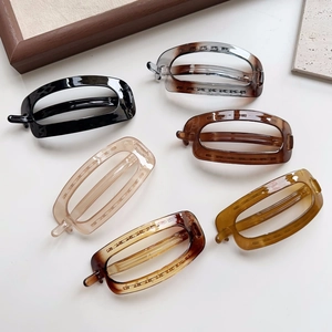 Set of 6 minimalist oval resin hair clips in retro tortoiseshell and solid colors
