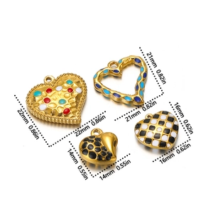 Detailed size chart of stainless steel heart pendants in colorful checkered enamel patterns