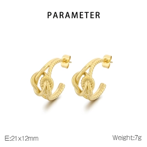 Vista dettagliata degli orecchini a nodo in oro 18K, dimensioni 21x12mm, 7g