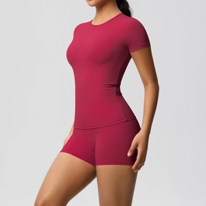 Detailed fit of high-elasticity berry red yoga short set for women's fitness