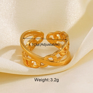 Detail view of golden adjustable ring with Cuban link texture and weight specifications