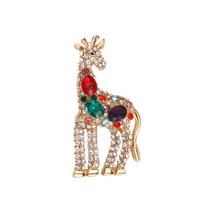 Fashionable colorful giraffe brooch with sparkling rhinestones on a gold alloy base