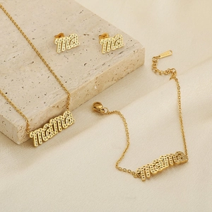 Elegantes Set aus goldfarbenem Edelstahl mit mama-Halskette, Armband und Ohrringen