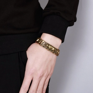 Vintage gold tiger relief hip hop bracelet for men in creative retro stainless steel style