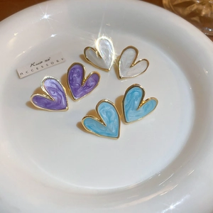 Retro Heart Stud Earrings With Alloy Enamel Texture And Silver Earring Post French Minimalist Elegant Jewelry For Women