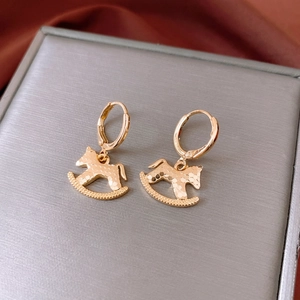 Boucles D'oreilles Créoles Cheval À Bascule En Cuivre Plaqué Or Avec Zircon Charme Animal Bijoux Pour Femmes