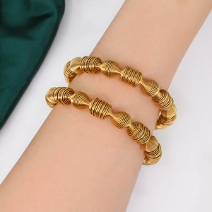 Fashion Geometric Stainless Steel Spring Bracelet For Women Gold Plated Elastic Spiral Texture Bangle Jewelry Gift