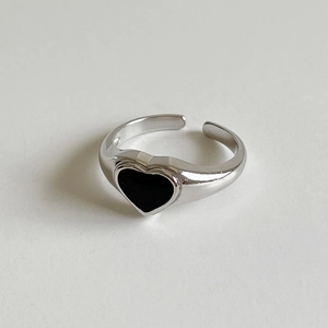 Retro S925 sterling silver open heart ring with black enamel inlay in minimalist style