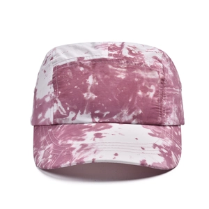 Casquette de camping tie-dye rose et violette à cinq panneaux avec visière plate