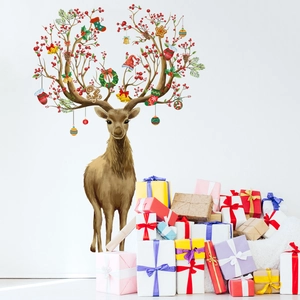 Sticker mural de renne de Noël à l'aquarelle avec ornements festifs et boîtes de cadeaux