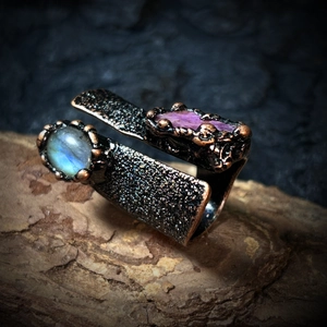 Vintage oxidized copper open ring with raw labradorite and purple crystal stone stones