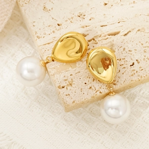 Irregular Water Drop Artificial Pearl Earrings Vintage 18K Gold Plated 304 Stainless Steel Hypoallergenic For Women