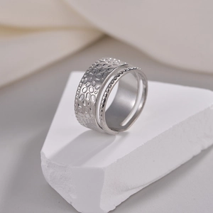 Silver adjustable hammered texture titanium steel ring on decorative white stone