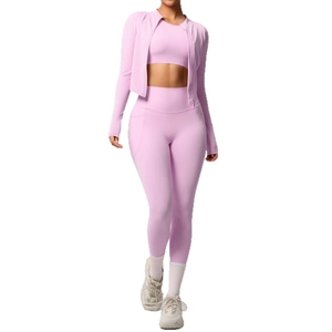 Dreiteiliges blassrosa Yoga-Set mit schlanker Reißverschlussjacke, Sport-BH und Sporthose