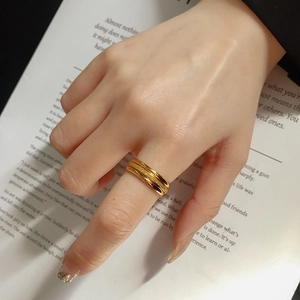 Three-layer 18K gold plated titanium steel ring with polished and frosted bands