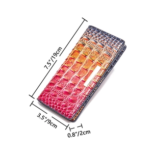 Detailed size guide of the crocodile texture wallet showing 19cm by 9cm dimensions