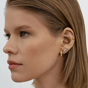 Ensemble de trois boucles d'oreilles dorées en acier inoxydable avec zircons