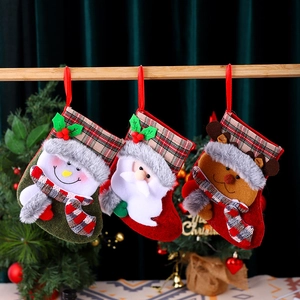 Calza di Natale in Peluche Cartone Animato Sacco Regalo Babbo Natale Pupazzo di Neve Renna Calzino Decorativo da Appendere per Casa Festa Addobbo Natalizio