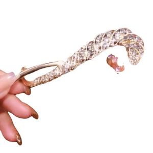 Eleganter goldener Haarclip mit Strasssteinen und gedrehtem Design für Damen Haarschmuck