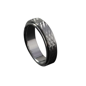 Neutral punk 6mm rotatable stainless steel ring with textured diamond pattern engraving