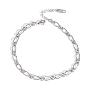 Detail view of the silver Figaro chain anklet with lobster clasp and extension link