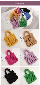 Detailansicht bunter Häkel-Mini-Handtaschen mit aufwendigem Hohlwebuster in vielen Farben