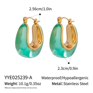Detailed size and specs for 18k gold plated U-shape earrings with green resin