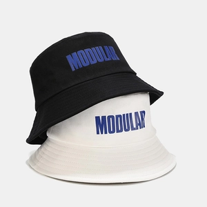 Cappelli alla pescatora in cotone nero e beige con ricamo MODULAR blu navy