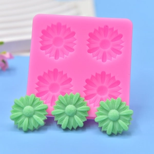 Daisy flower 4-cavity silicone mold for DIY soap candles and fondant crafts