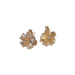 Elegant floral cat eye stone earrings with double-sided diamond inlay and gold center