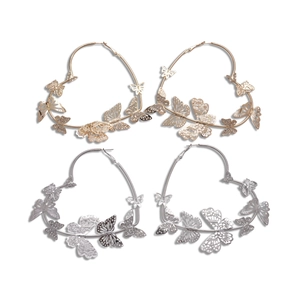 Orecchini a cerchio a cuore metallici con farfalle di strass in oro e argento