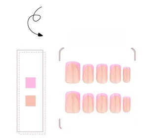 Détail de faux ongles French courts carrés roses avec blocs de couleurs bicolores