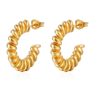 Boucles d'oreilles créoles torsadées en forme de C plaquées or 18 carats en acier
