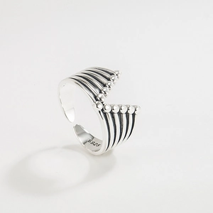 Vintage S925 sterling silver V-shaped textured open ring in a minimalist style
