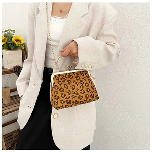 Sac bandoulière chic à motif léopard avec poignée en métal et bandoulière chaîne