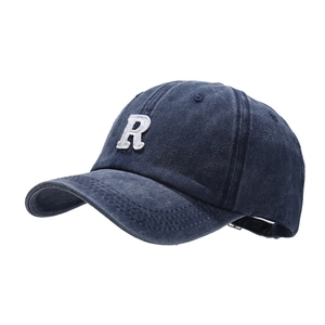 Washed cotton baseball cap with R letter embroidery in dark blue vintage style