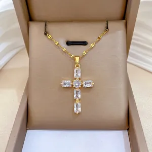 Collier Pendentif Croix Couleur Or Chaîne En Acier Inoxydable Et Cuivre Avec Zircone Cubique Mode Religieuse Femmes