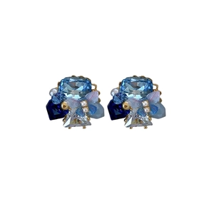 Elegant gold-plated blue crystal floral stud earrings with pearls and silver needles