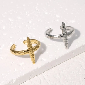 Minimalist titanium steel hammer texture open rings set in gold and silver finish